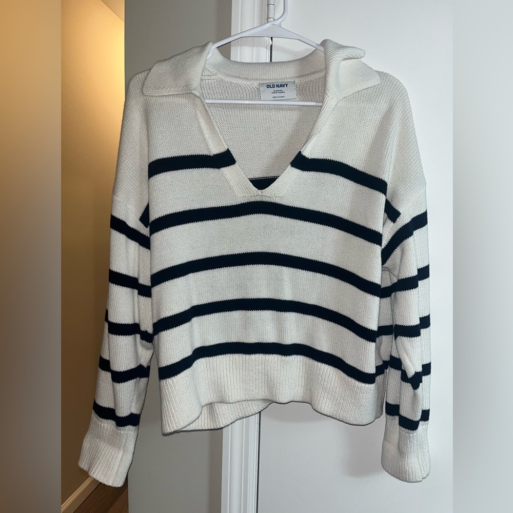 Old Navy Women's V-Neck Striped Pullover Sweater